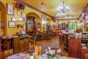 restaurant de Colonie breda is ideaal voor groepsdiners, groepsreserveringen, groepsontbijt, groepslunch., en borrelen met groepen.