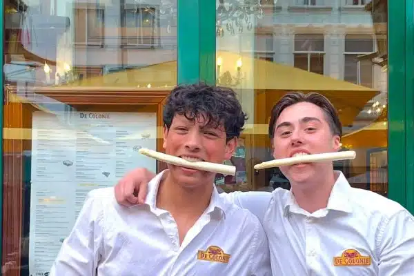 Kom lekker asperges eten bij de Colonie. Het zijn de allerlekkerste asperges in Breda!